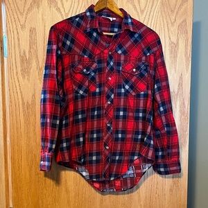 Vintage Women's Red and Blue Plaid Button Down Shirt